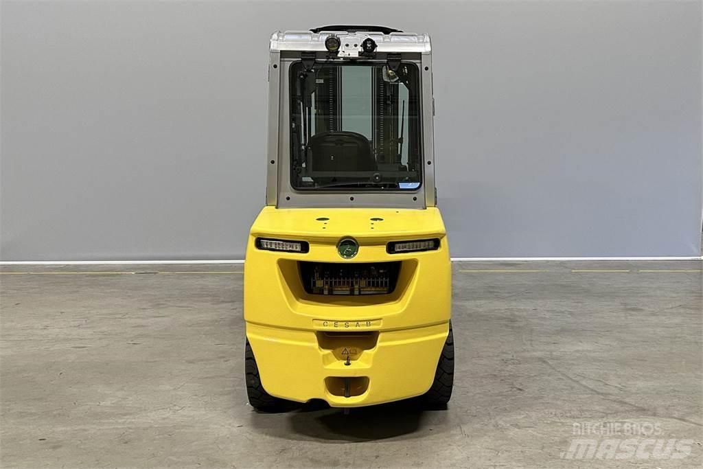 Cesab M335H 柴油卡車