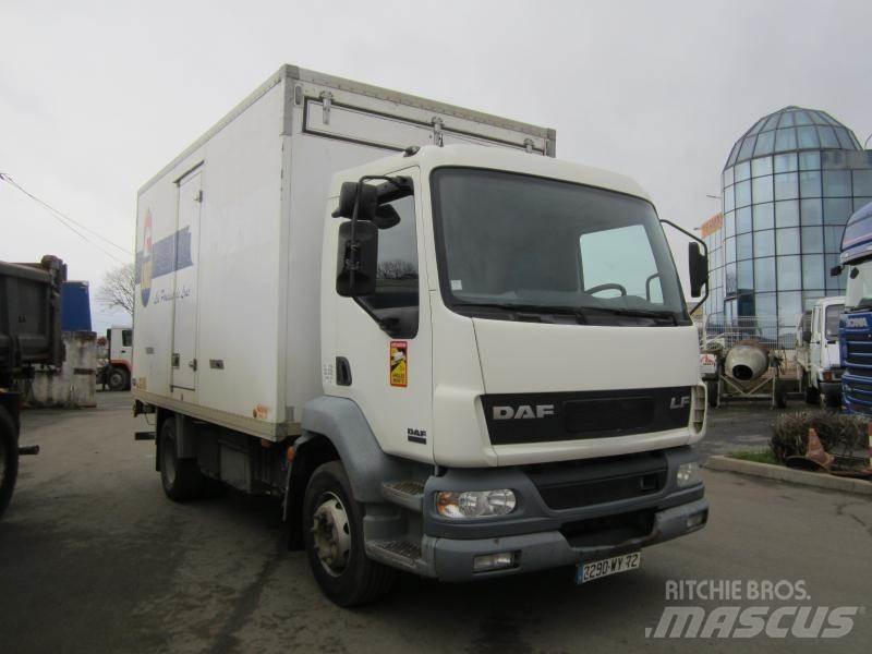 DAF LF 220 動物運輸貨卡車
