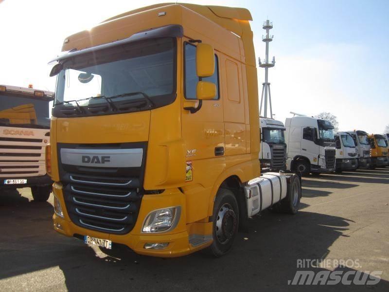 DAF XF105 460 曳引機組件