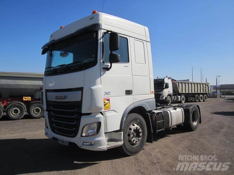 DAF XF105 460 曳引機組件