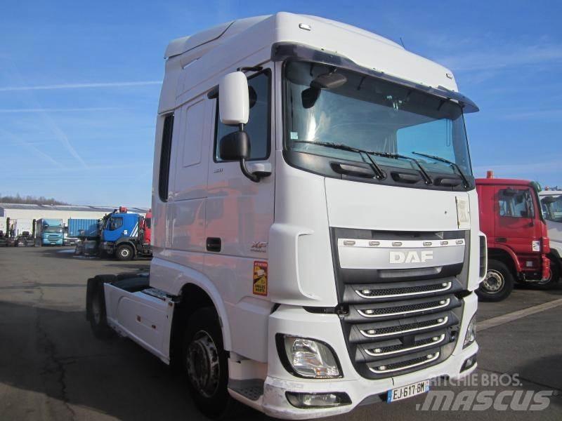 DAF XF105 460 曳引機組件