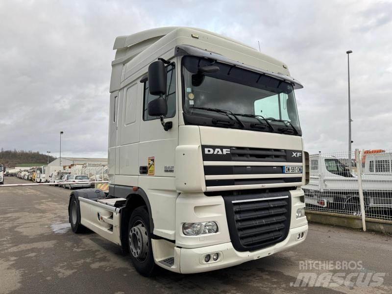 DAF XF105 460 曳引機組件