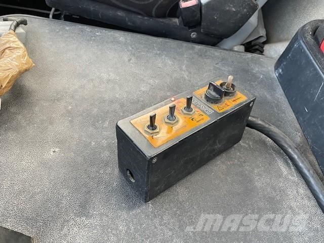 Iveco 330.36 起重可拆卸式卡車