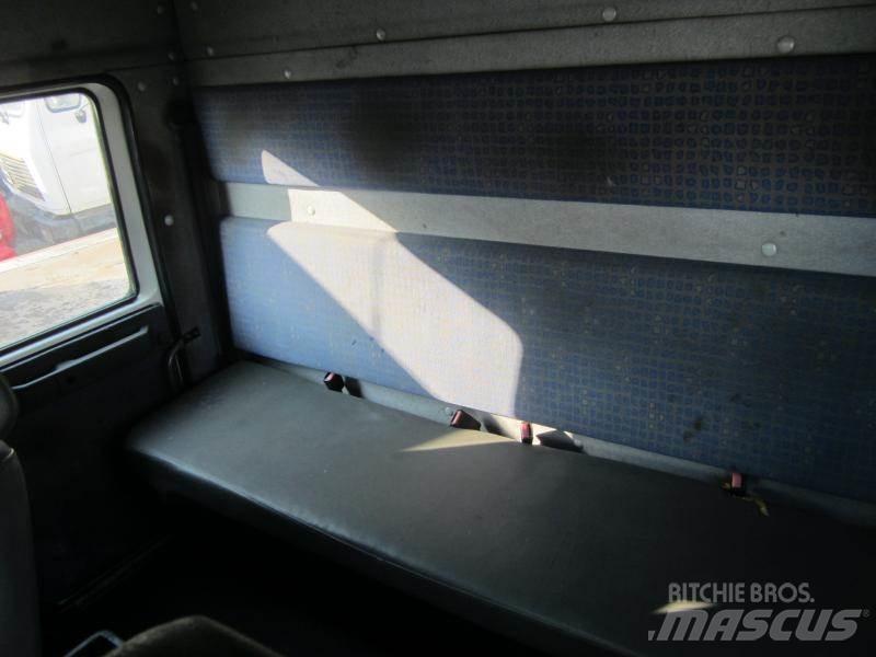 MAN LE 貨箱式卡車