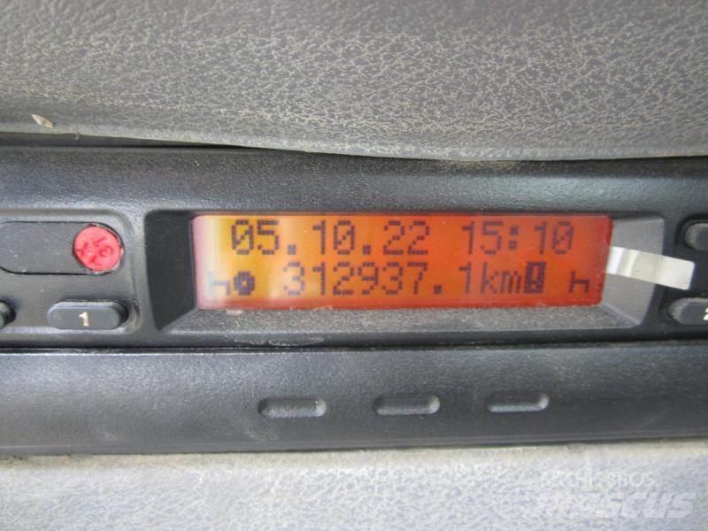 Renault Kerax 傾卸式卡車