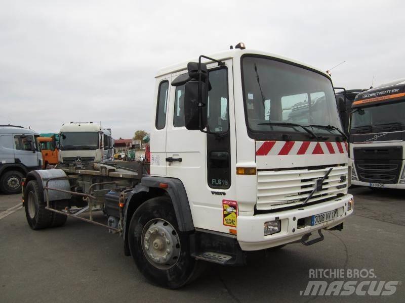 Volvo FL6 19 起重可拆卸式卡車