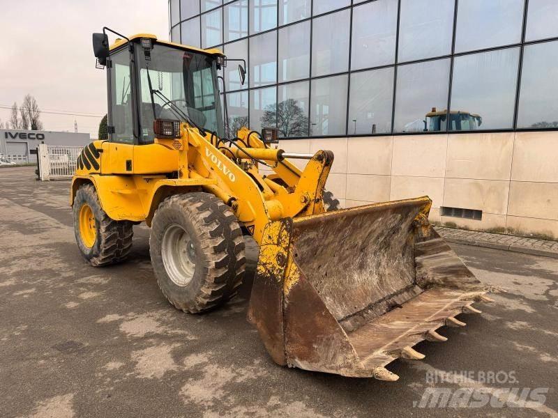 Volvo L 35 BZ 輪胎式裝載機