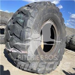BKT 35/65R33 輪胎、車輪和輪圈