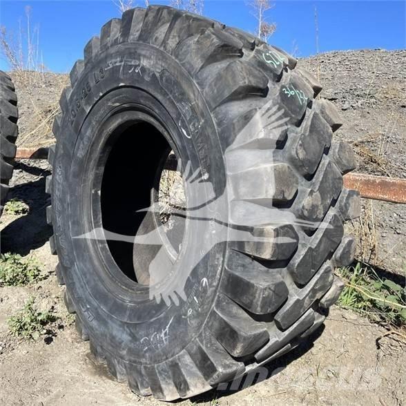  CAMSO 20.5X25 輪胎、車輪和輪圈