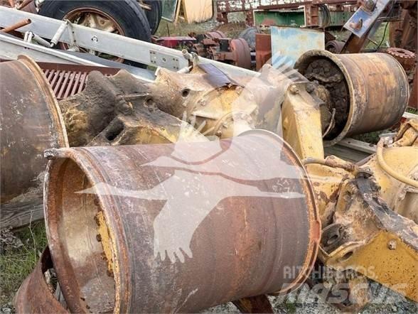 CAT D40D 鉸接式起吊車