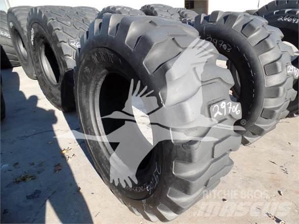 Titan 17.5x25 輪胎、車輪和輪圈