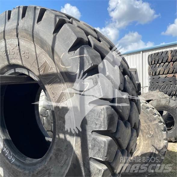 Titan 20.5R25 輪胎、車輪和輪圈