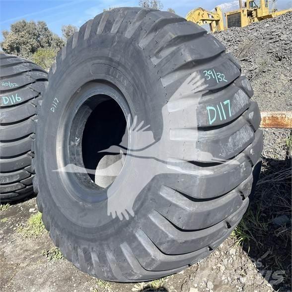 Titan 29.5x25 輪胎、車輪和輪圈