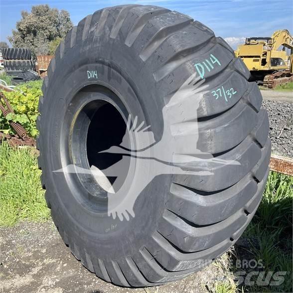 Titan 29.5x25 輪胎、車輪和輪圈