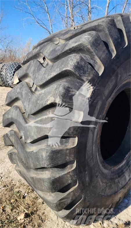 Titan 29.5x29 輪胎、車輪和輪圈
