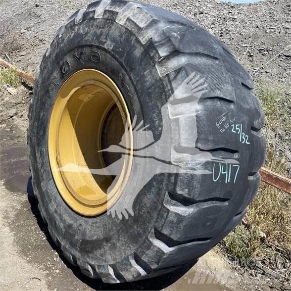 Toyo 35/65x33 輪胎、車輪和輪圈
