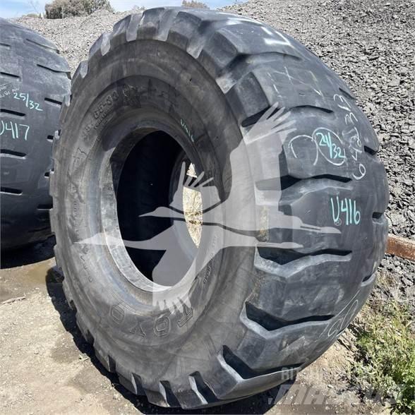 Toyo 35/65x33 輪胎、車輪和輪圈