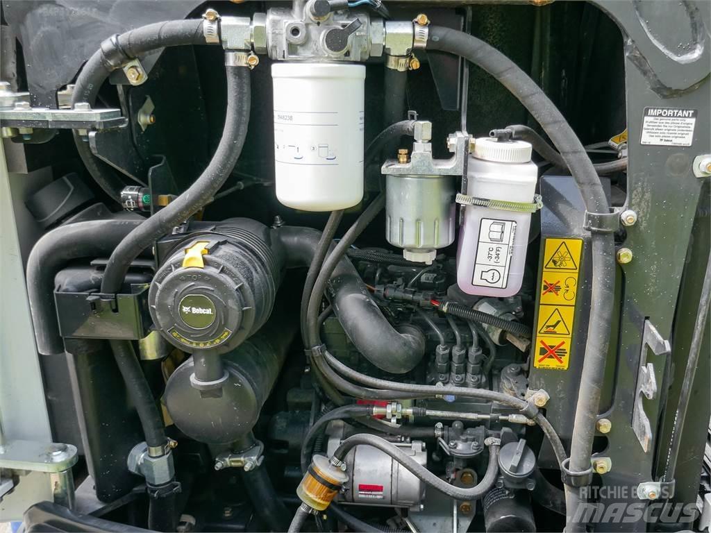 Bobcat E17 CAN 小型挖土機/掘鑿機<7t(小型挖掘機)
