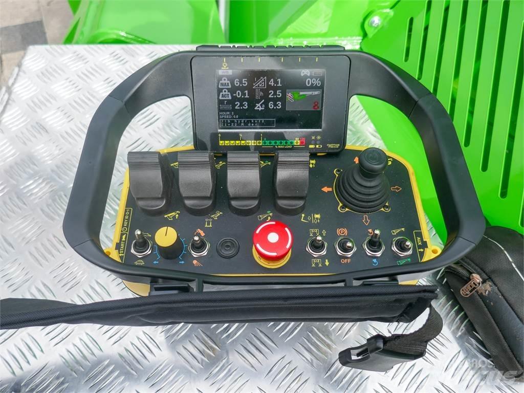 JMG MC 130S 伸縮臂操作車