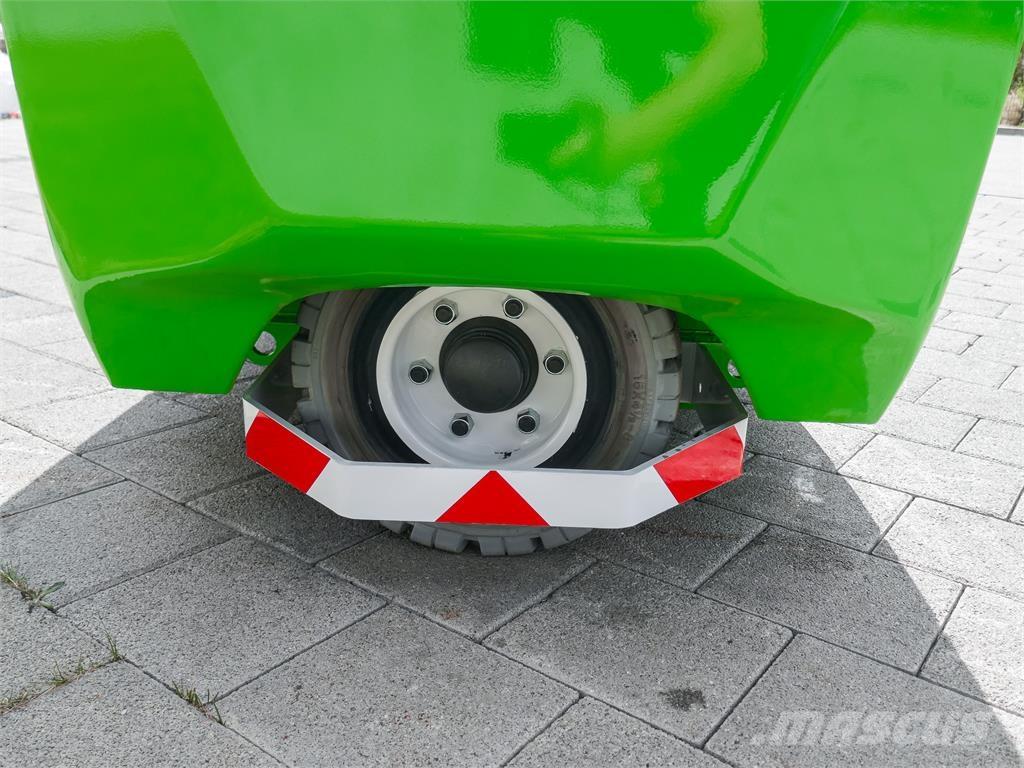 JMG MC 25S 伸縮臂操作車