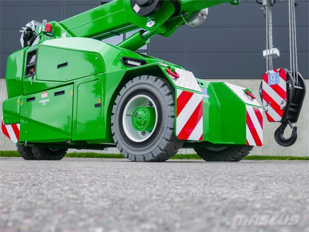 JMG MC 70S 伸縮臂操作車