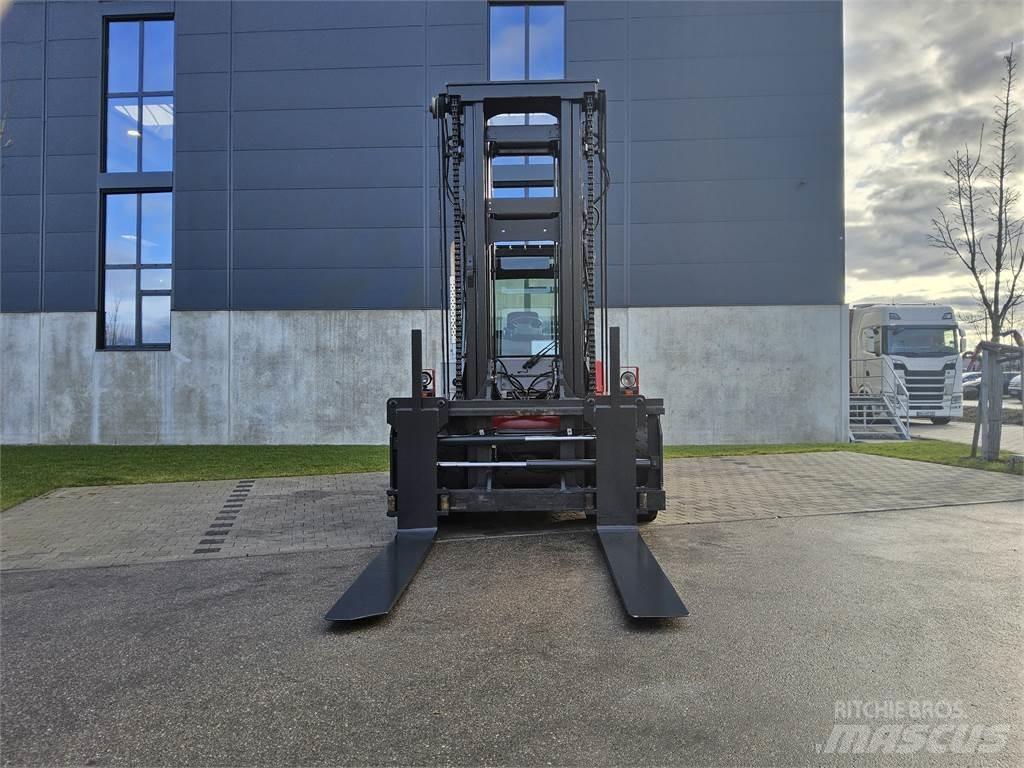 Kalmar DCE 150-12 柴油卡車