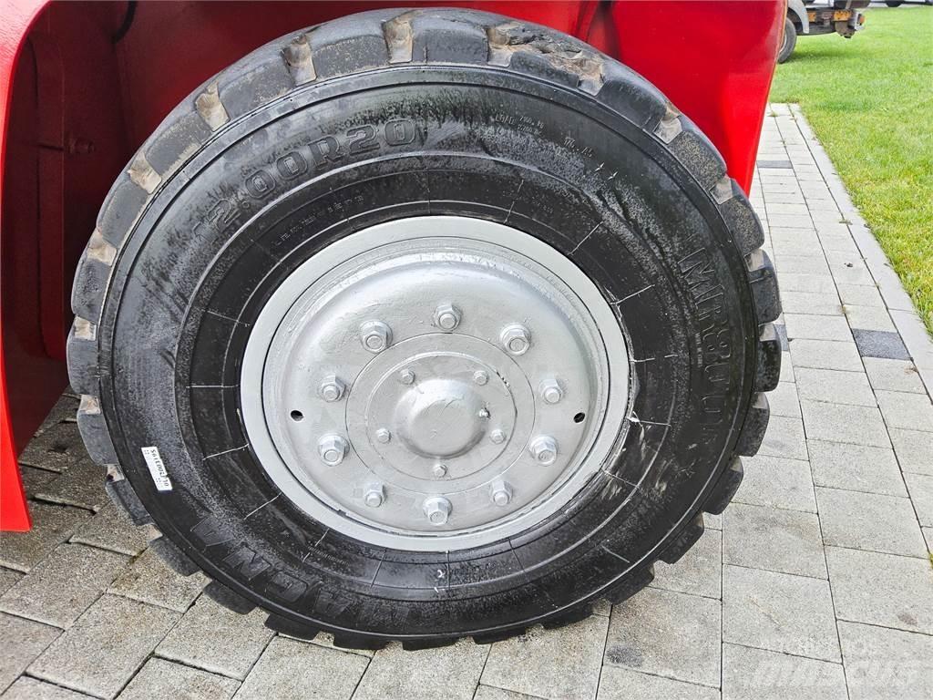 Kalmar DCE 150-12 柴油卡車