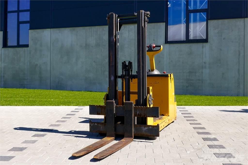 Linde L12 行走控制式堆積機