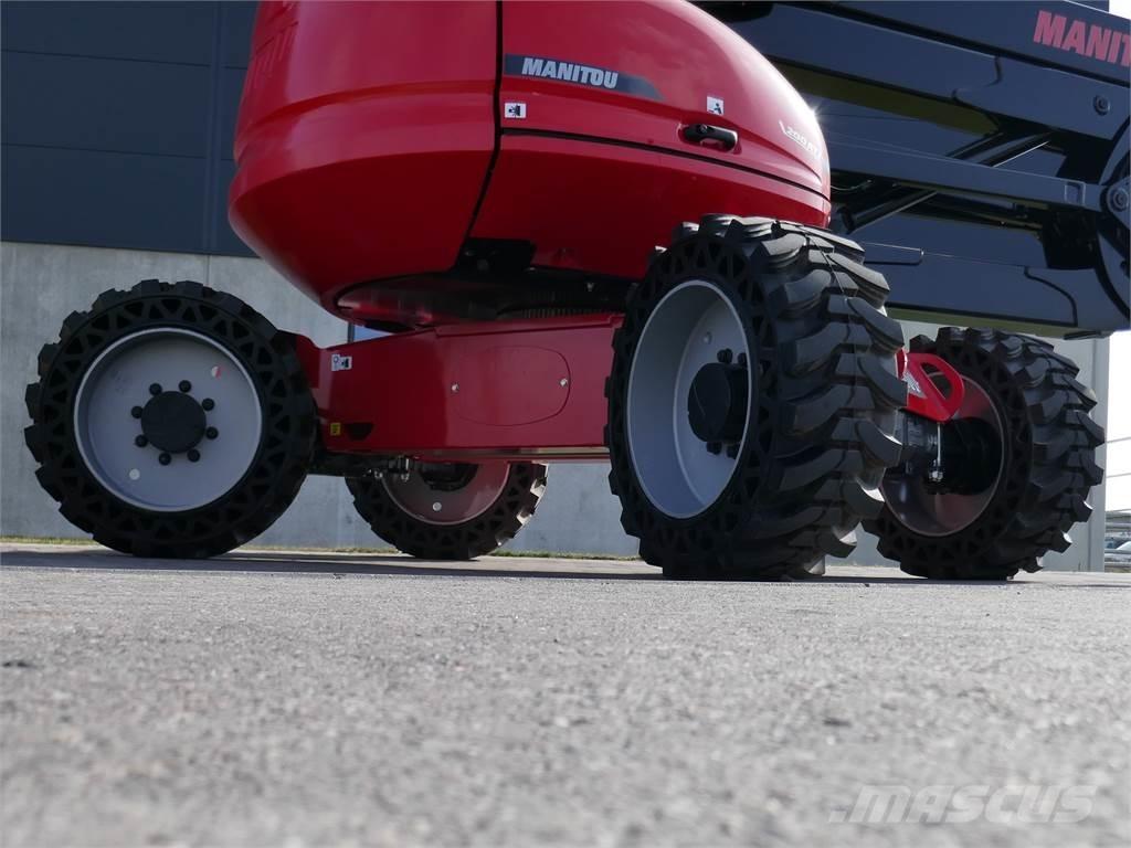 Manitou 200 ATJ 曲臂高空作業車
