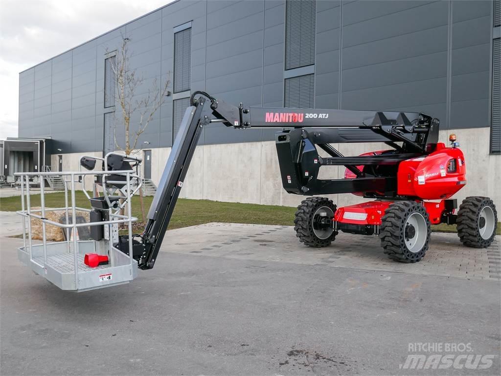 Manitou 200 ATJ 曲臂高空作業車