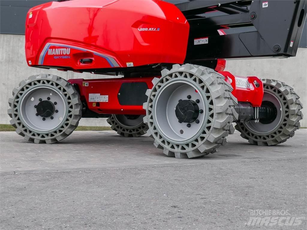 Manitou 200 ATJE 曲臂高空作業車