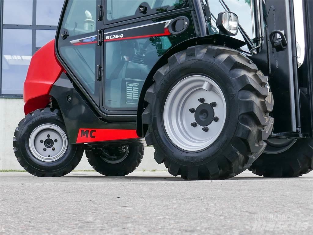 Manitou MC 25-4 越野車