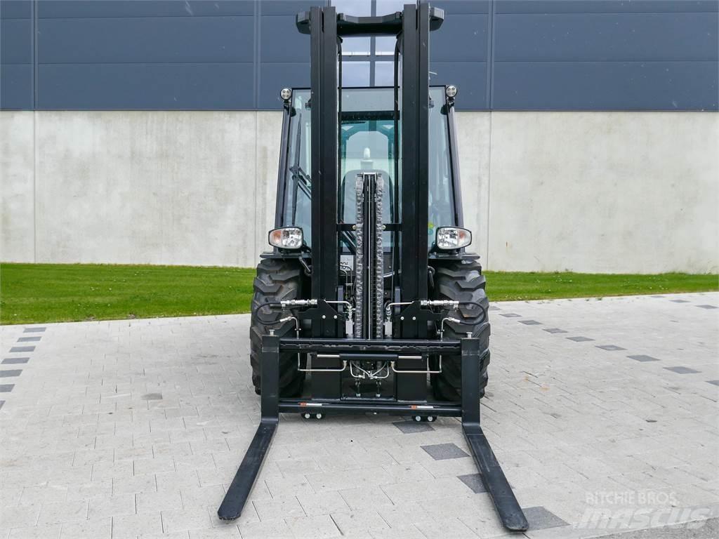 Manitou MC 25-4 越野車