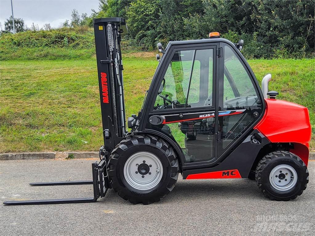Manitou MC 25-4 越野車