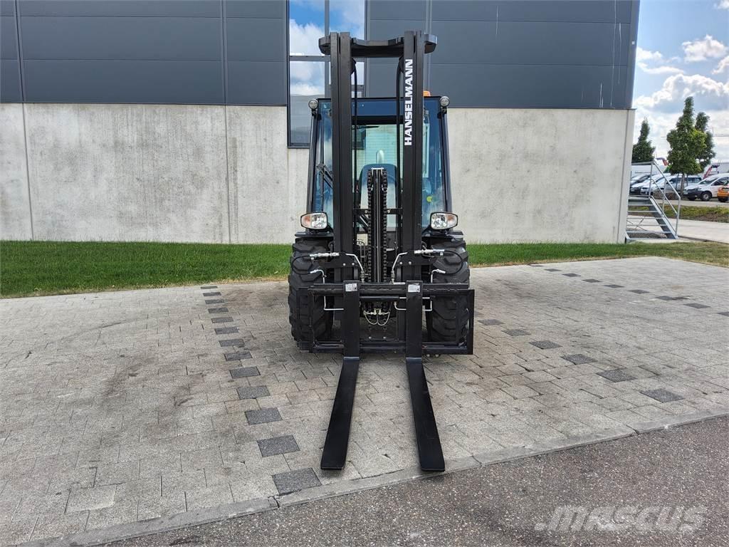 Manitou MC 30-4 越野車