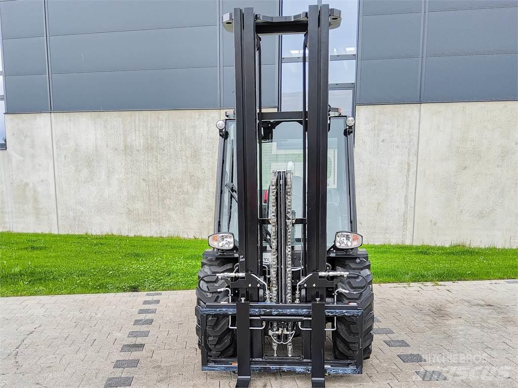 Manitou MC 30-4 越野車