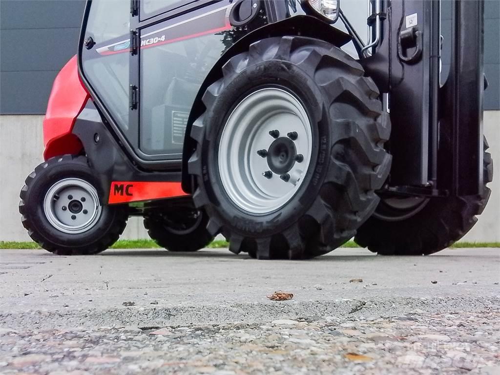 Manitou MC 30-4 越野車