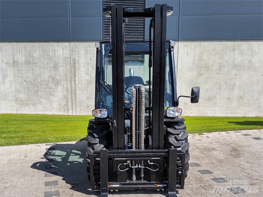 Manitou MC 30-4 越野車