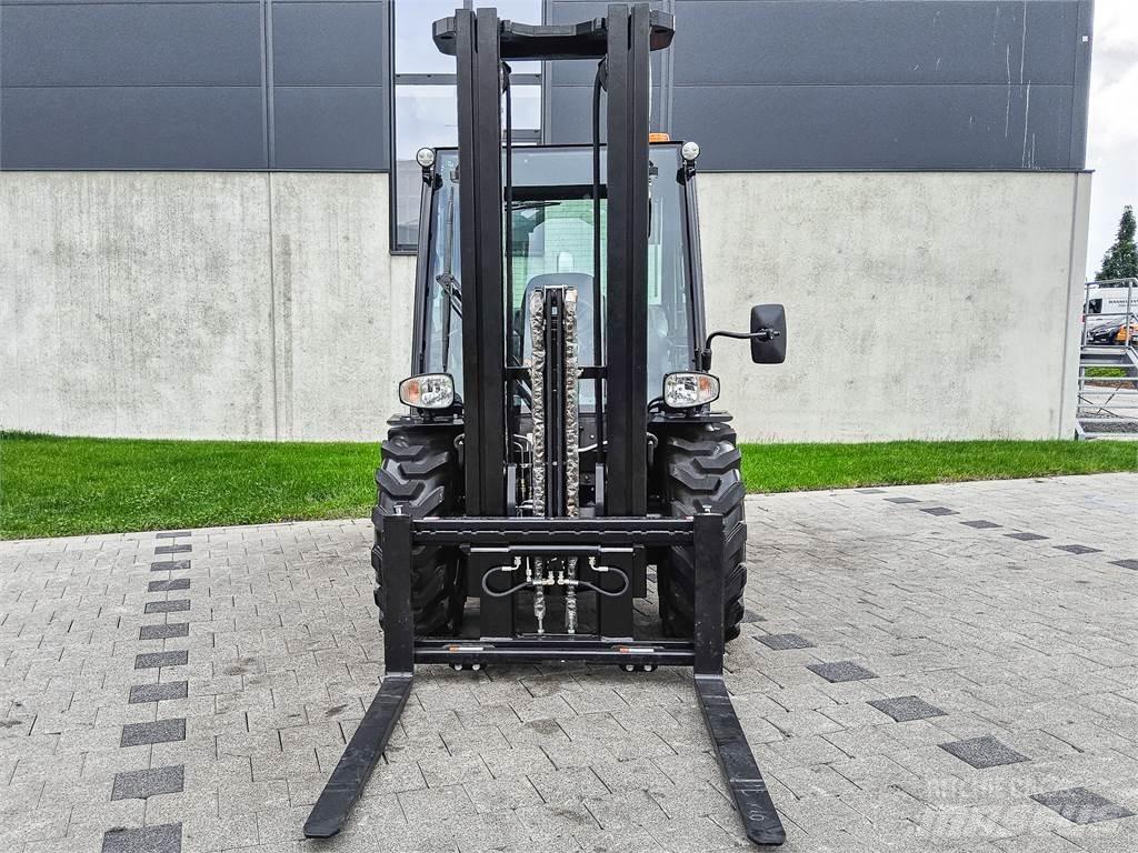 Manitou MC 30-4 越野車