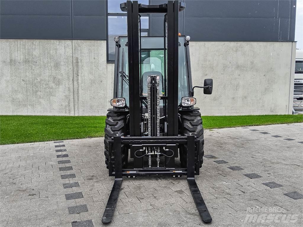 Manitou MC 30-4 越野車