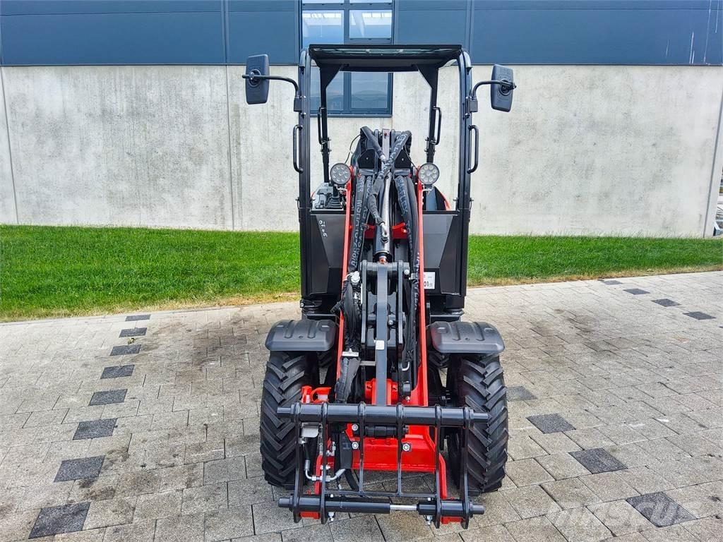 Manitou MLA 2-25H 小型挖土機/掘鑿機<7t(小型挖掘機)
