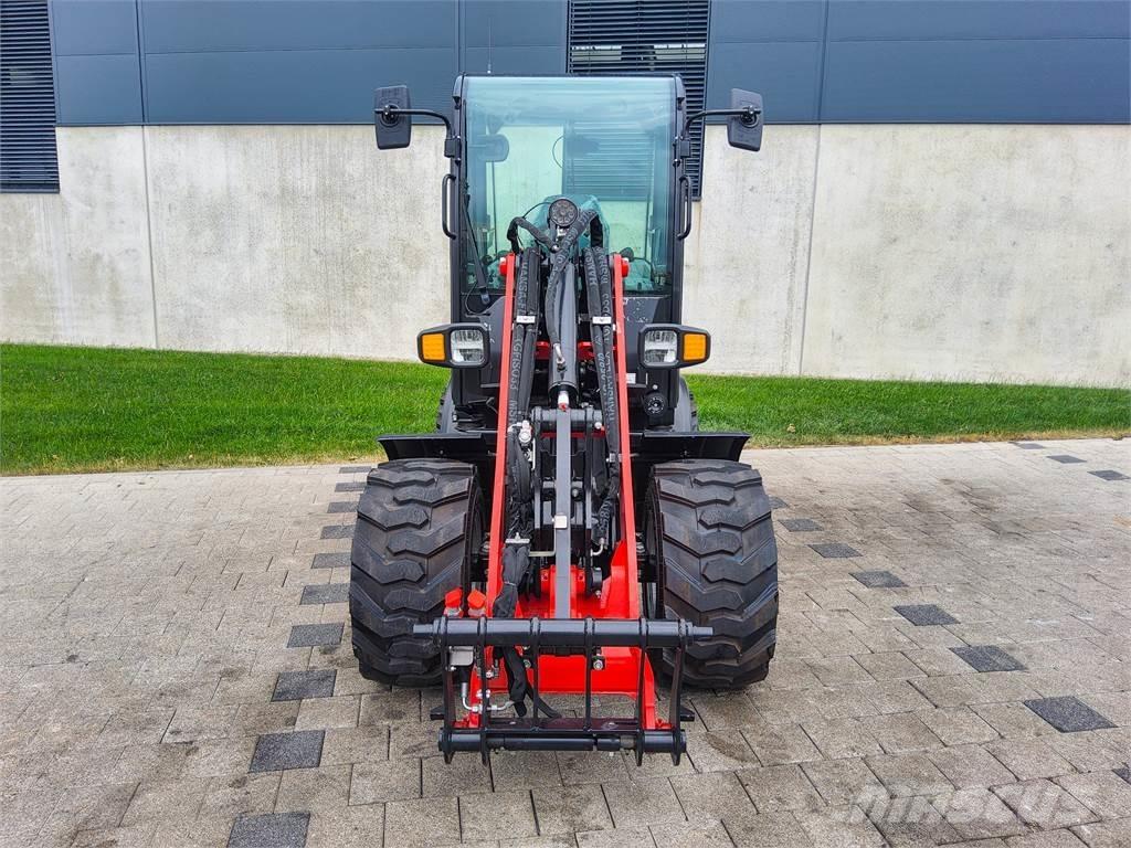Manitou MLA 3-25H 小型挖土機/掘鑿機<7t(小型挖掘機)