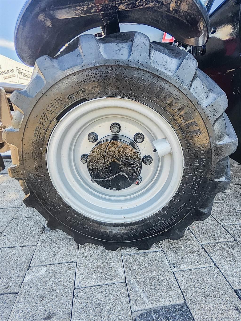 Manitou MLT 625 伸縮臂操作車