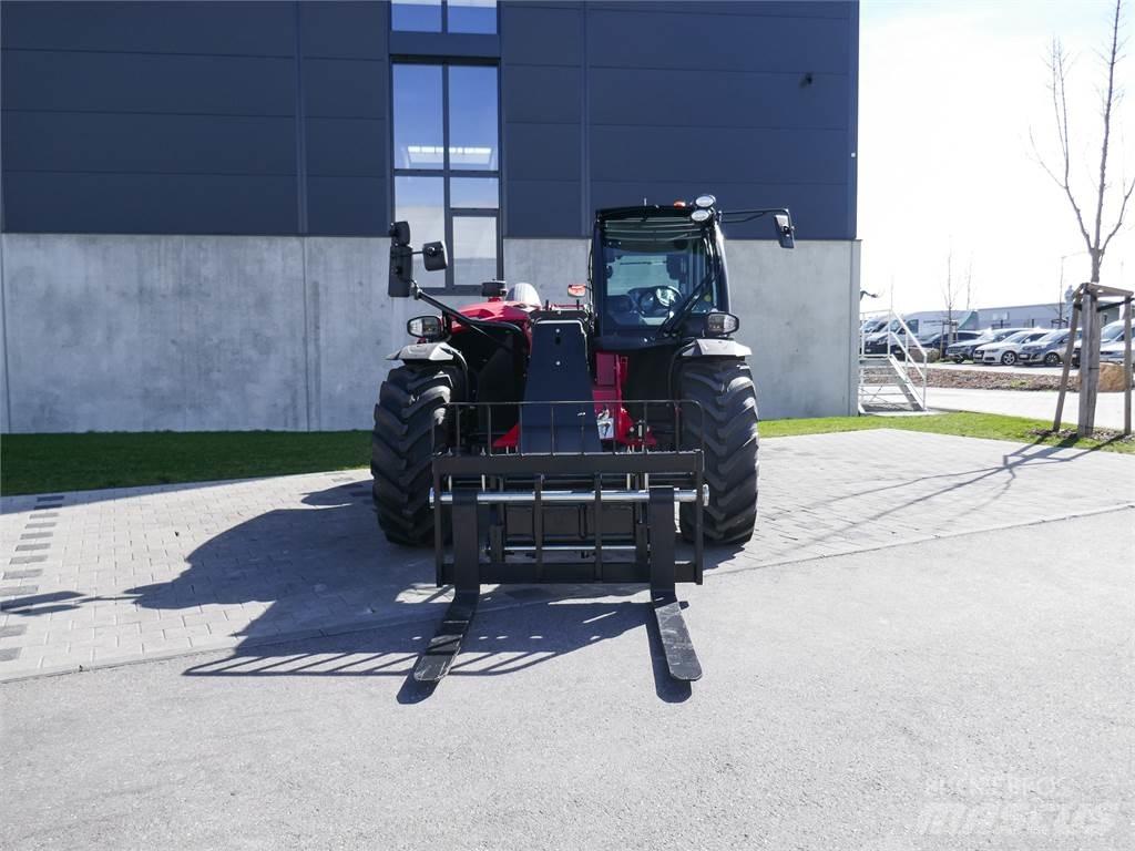 Manitou MLT 841 伸縮臂操作車