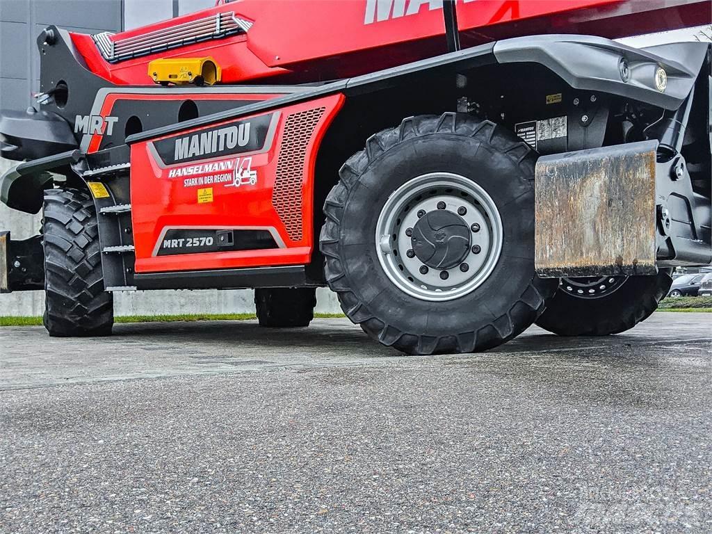 Manitou MRT 2570 伸縮臂操作車