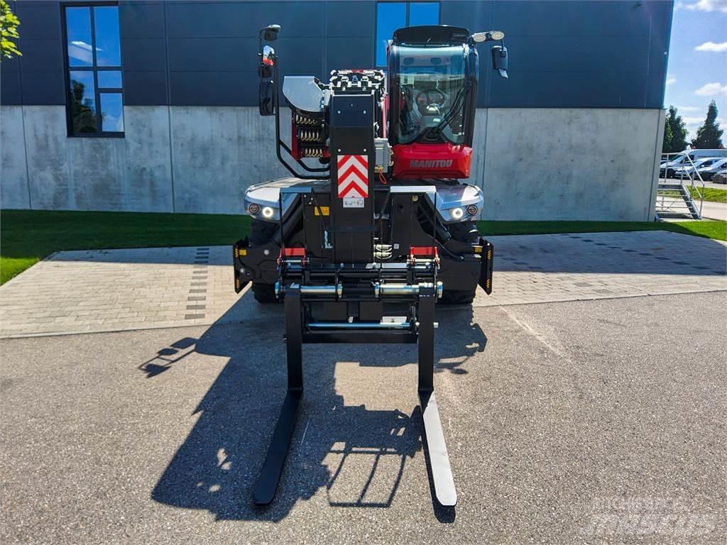 Manitou MRT 3060 伸縮臂操作車