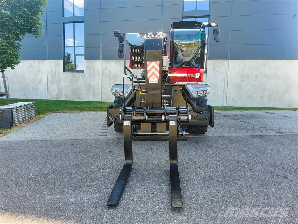 Manitou MRT 3060 伸縮臂操作車