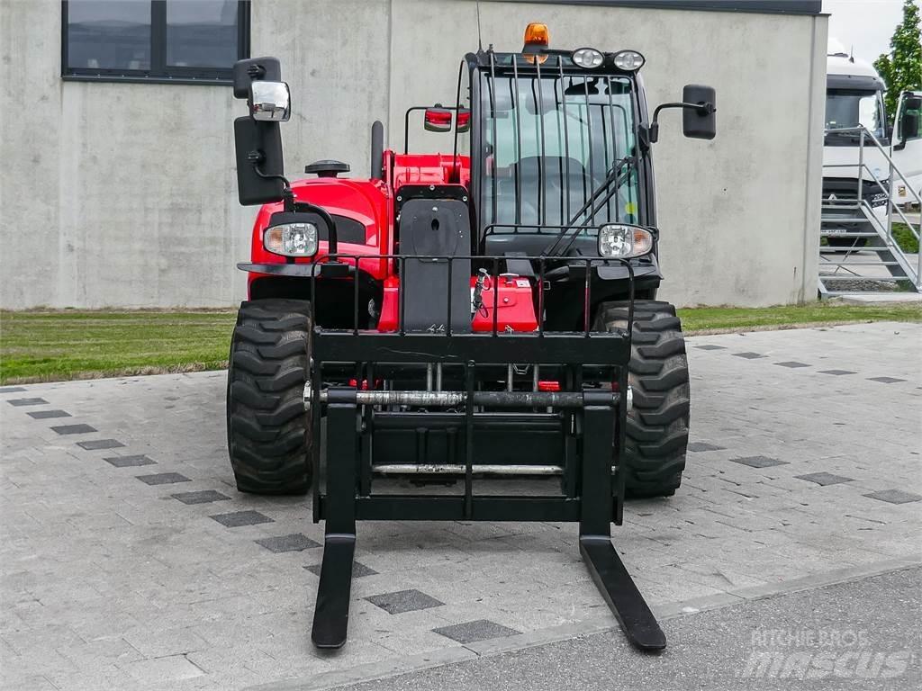 Manitou MT 625 伸縮臂操作車