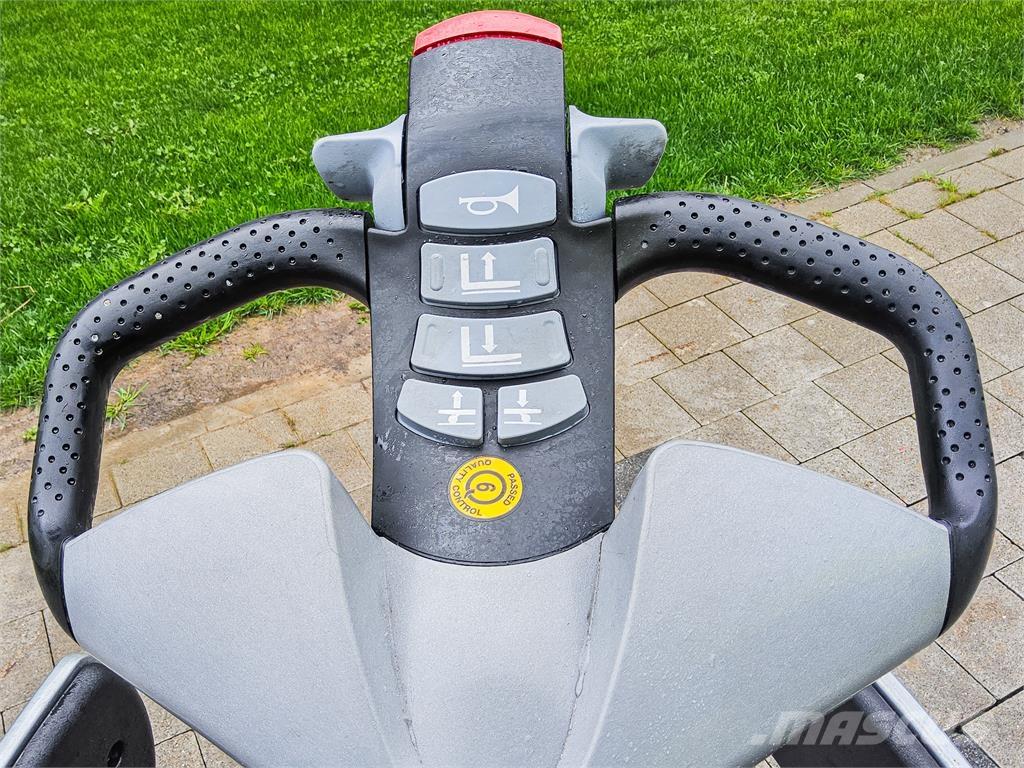 Still EXV SF16i 行走控制式堆積機