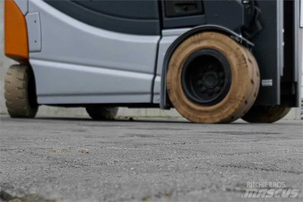 Still RX 60-30 電動堆高機